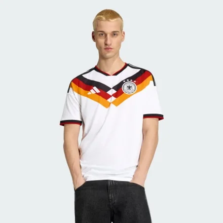 adidas: домашняя джерси Германии